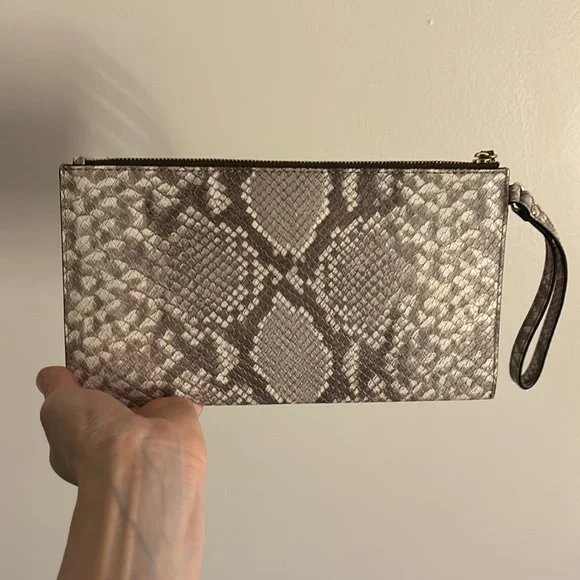 Michael Kors snake print clutch wristlet - Picture 3 of 3